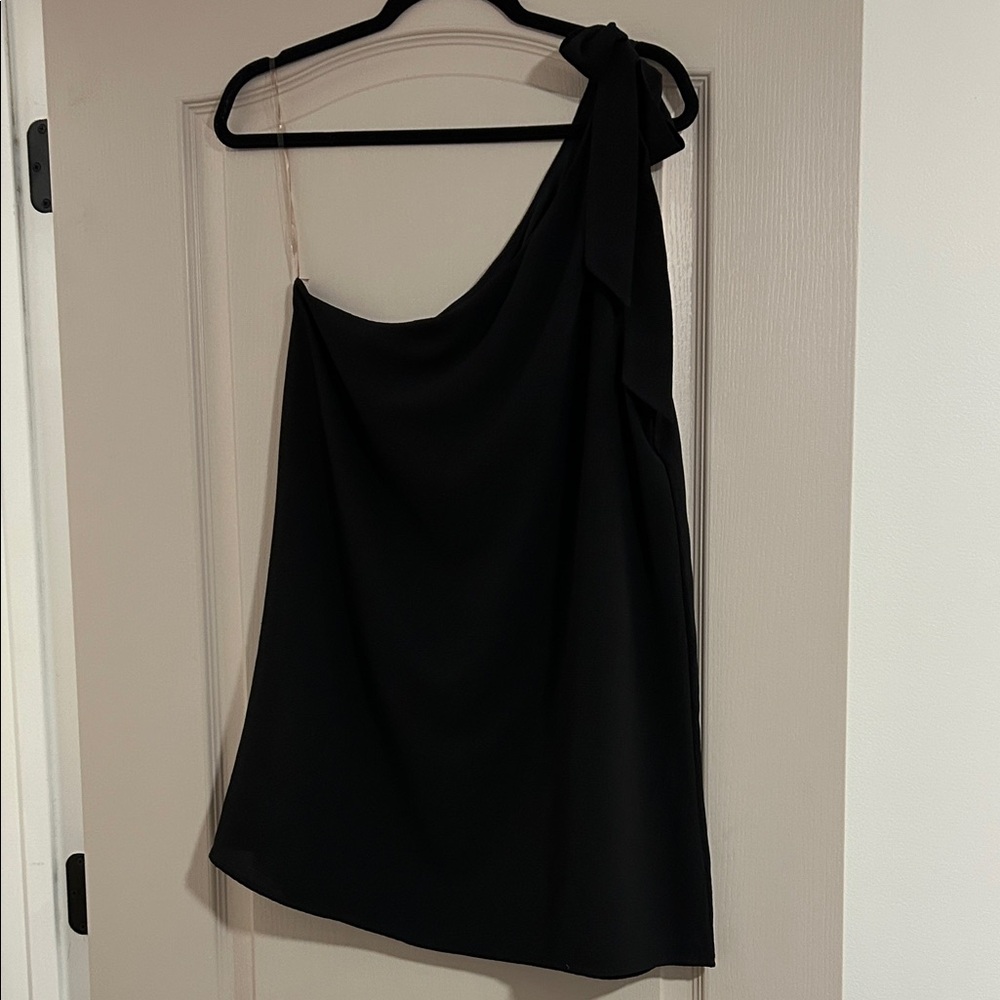 Elegant Black One-Shoulder Dress